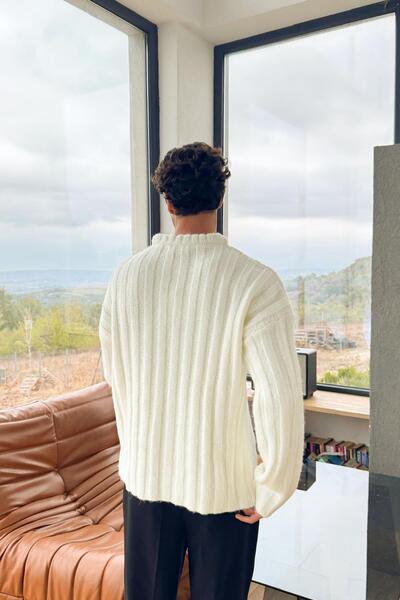 Flaw Wear Reverse Knitted Ecru Sweater