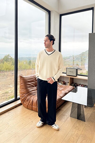 Flaw Wear V Yaka Çizgili Triko Kazak