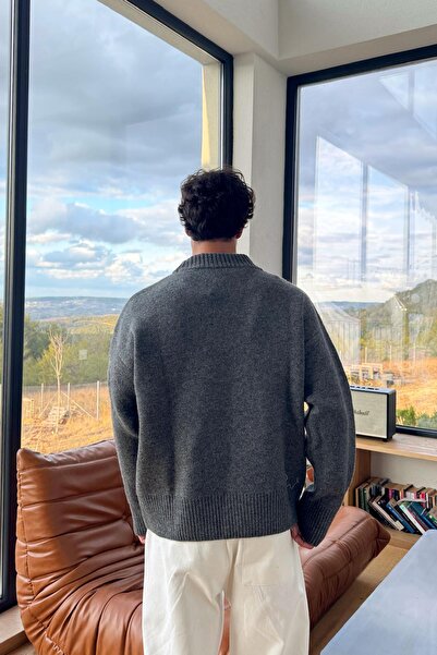 Flaw Wear Instant Classic Embroidered Smoked Knit Sweater