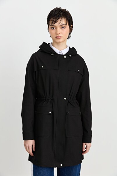 Nihan Kemer ve Aksesuar Detaylı Kanvas Denim Kap Siyah