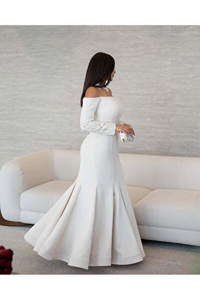 Riva Long and elegant white evening dress