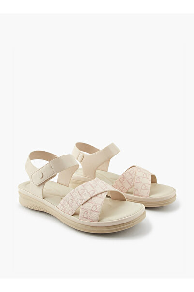 Paprika صندل نسائي بأشرطة متقاطعة بطبعة مونوغرام