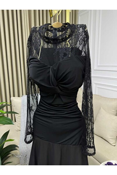 Riva Long and elegant black evening dress