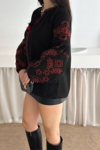 FEMELLE Γυναικεία μπλούζα με μαύρο μπαλόνι με φούντα με κέντημα από χοντρό ύφασμα βαμβακερή μπλούζα