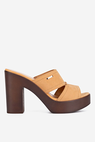 LASOCKI γυναικεία σαγιονάρα 5905588708001 Καφέ