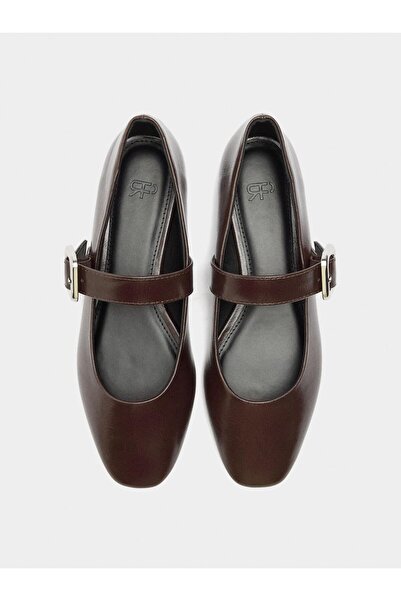 PARFOIS Bantlı ve Kare Tokalı Babet