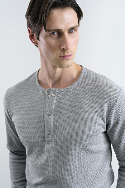 GIESTO ΜΕΤΑΛΛΙΚΟ ΜΑΚΡΥΜΑΝΙΚΟ ΜΑΚΡΥΜΑΝΙΚΟ ΜΠΛΟΥΖΑ ΣΕ ΓΚΡΙ ΧΡΩΜΑ