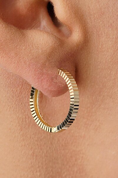 Fiyonk Kuyumculuk 14 Ayar Altın Kalem İşlemeli Işıltı Halka Küpe Orta