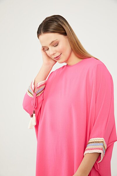 Levidor تونيك بتفاصيل دانتيل باللون الفوشيا