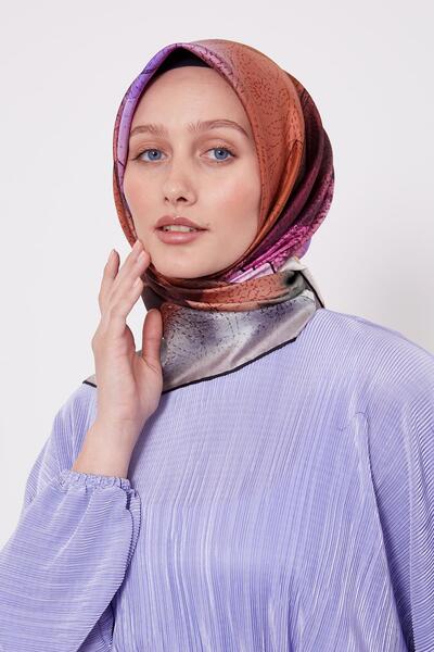 Levidor Μπεζ μεταξωτό μαντήλι με σχέδιο λουλουδιών