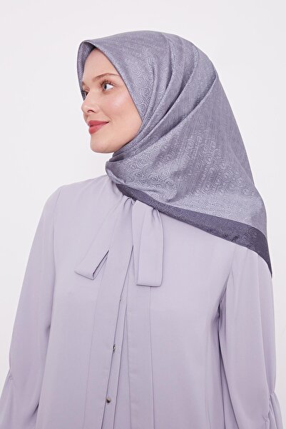 Levidor وشاح مونوغرام بنمط حلقة مدخنة