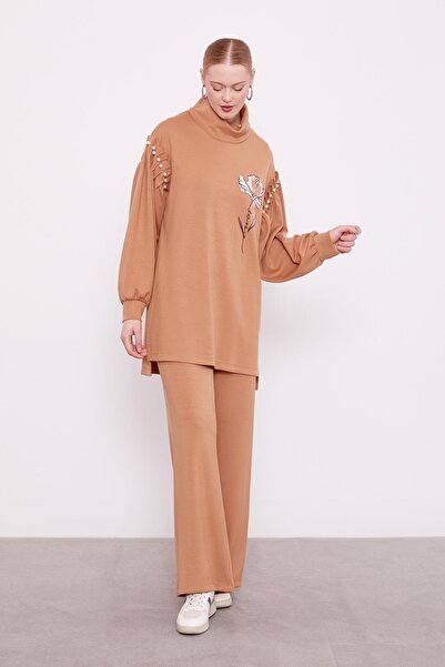 Levidor Karamel İnci Kol Detaylı Spor Takım