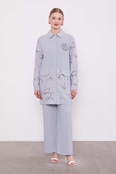 Levidor Gray Collar Rose Detailed Double Suit