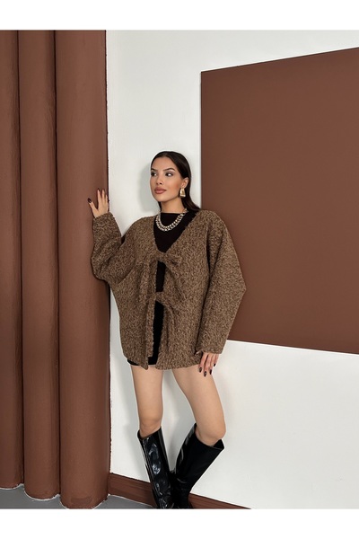 LE CARAMBOLE Γυναικείο παλτό με καφέ φιόγκο με λεπτομέρεια με κορδόνια και αποχρωματισμένο κασετίνι