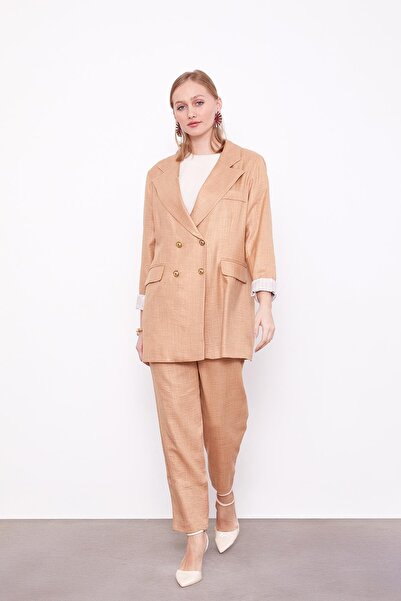 Levidor Camel Kendinden Desenli Çıtçıt Kapamalı Ceket Takım
