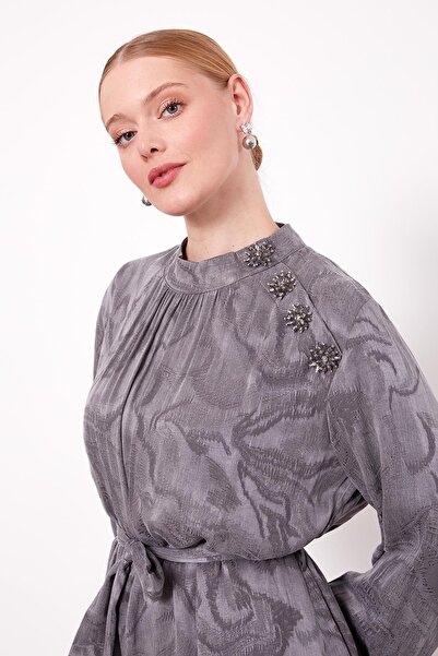 Levidor Antrasit Yakası Taş Detaylı Cupra Elbise