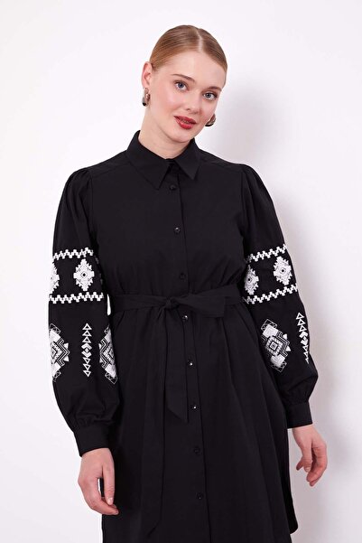 Levidor Siyah Kolları Desenli Yırtmaç Detaylı Tunik