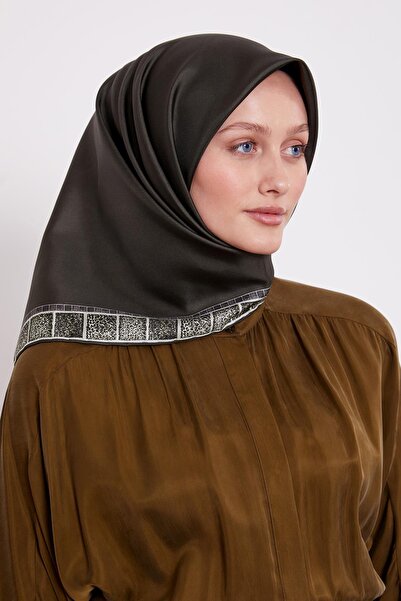 Levidor Red Green Edge Leopard Twill Silk Scarf