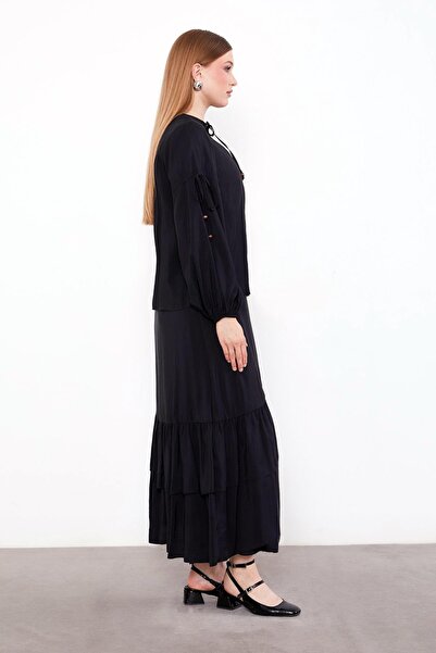 Levidor Black Side Tie Skirt Set