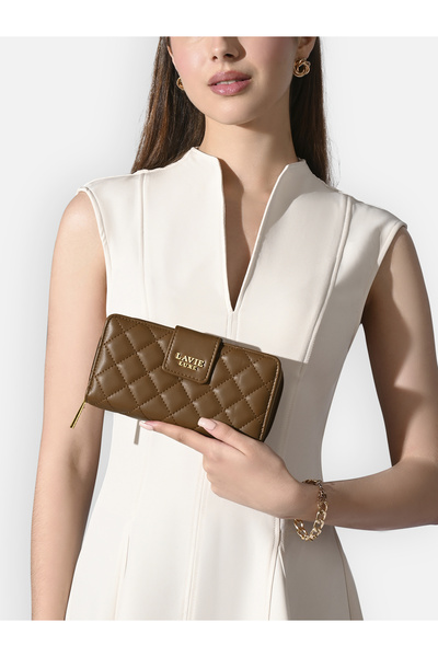 Lavie Luxe Women's Diamond25 Bifold Zip Wallet (Tan)
