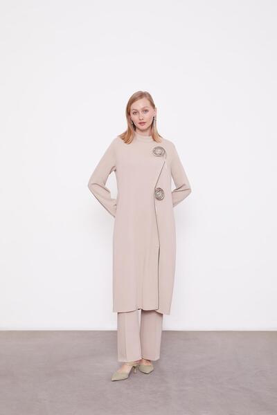 Levidor ΣΕΤ ΤΟΥΝΙΚ ΜΕ ΛΕΠΤΟΜΕΡΕΙΑ ΡΟΖ ΠΕΤΡΑΣ ΣΕ ΣΚΟΥΡΟ ΜΠΕΖ