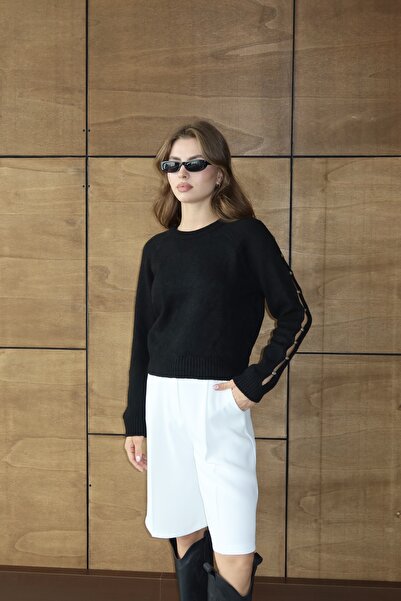 Noi Belis Pulover tricotat cu textura moale, cu guler rotund, cu detalii cu margele AW25KZ0053