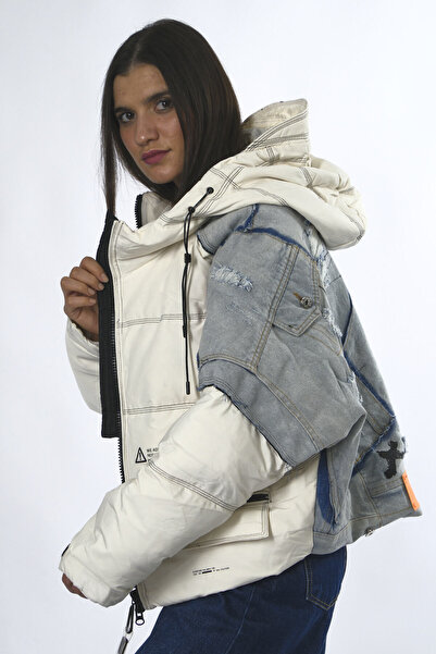 ABBRA Kadın Astarlı Kapişonlu Kot Detaylı Aksesuarlı Şişme Mont