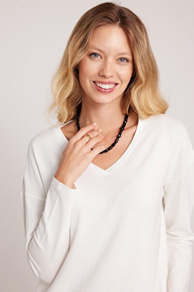 Tudors Women's Slim Fit Slim Fit Viscose Fabric V-Neck Ecru Blouse