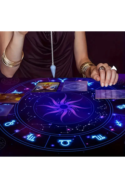 İnnerShine Zodyak Burçları ve Yıldızlı Tarot Masa Örtüsü – Astroloji ve Göksel Sembollü Mistik Sunak Bezi