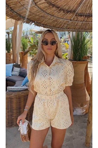 Pretty Women's outfit