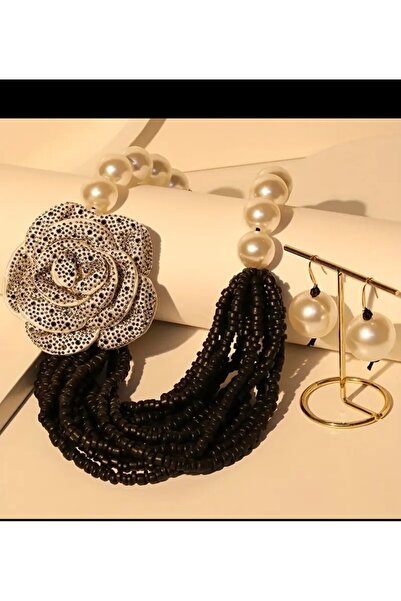 Enanice Necklace Set