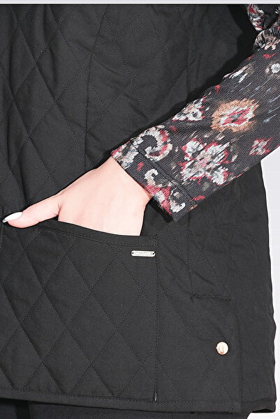 TOLGA SARAÇOĞLU 70043 Black Plaid Lining Detail Lightweight Fiber Quilted Vest