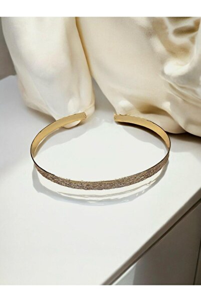 Kius سلسلة خاصة من قلادات التشوكر الذهبية المزخرفة