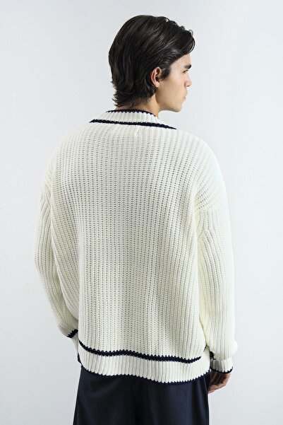 GIESTO White Cardigan with Gold Buttons