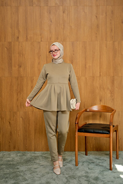 LOCCO Women's Stitching Detailed Pleated Suit Green