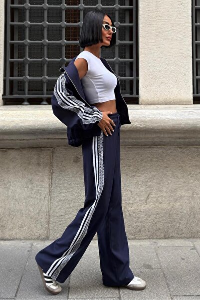 Lijuri Csíkos és csipke részletekkel ellátott sportruha 10270 R10-E-K4