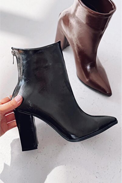 I Love Shoes حذاء نسائي بكعب من Miren مصنوع من الجلد الأسود اللامع