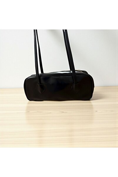 Gözde Mağazacılık حقيبة نسائية طويلة بحزام على شكل عصا الباجيت