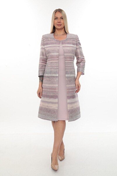 MİSS DİAMOND طقم مكون من سترة مبطنة بتفاصيل حجرية وفستان بدون أكمام من الجاكار