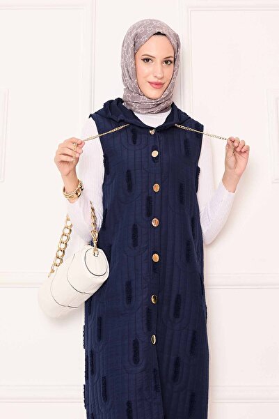 EBRUTESETTÜR Buttoned Quilted Vest with Chain Detail