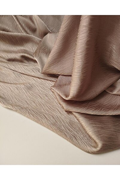 Kumaş Parça ساتان رقيق بلون وردي رمادي اللون عرض: 140