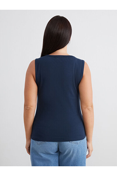 LC Waikiki Peak Yeni Sezon Büyük Beden V Yaka Kadın Atlet