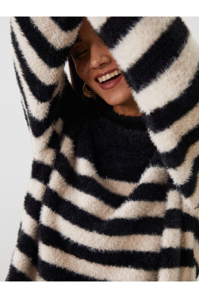 LC Waikiki Γυναικείο πλεκτό τούνικ με ριγέ λαιμόκοψη εκρού