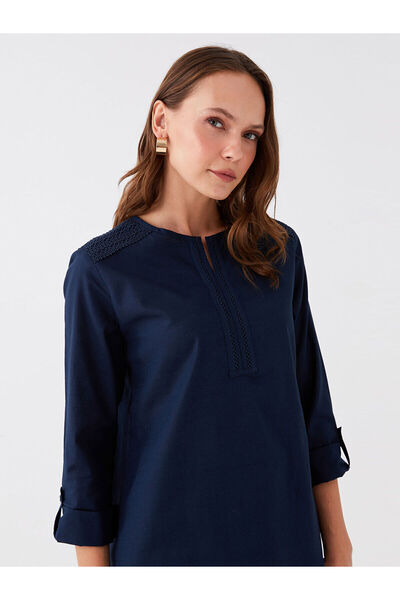 LC Waikiki Vizyon Yeni Sezon Kaçık Yaka Nakışlı Uzun Kollu Kadın Bluz