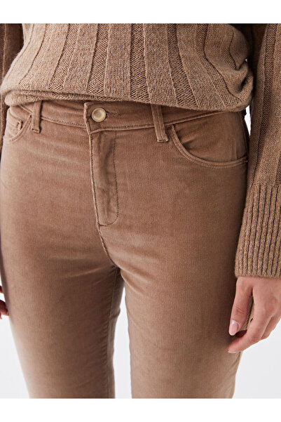 LC Waikiki Basic Normal Bel Dar Fit Düz Kadife Kadın Pantolon