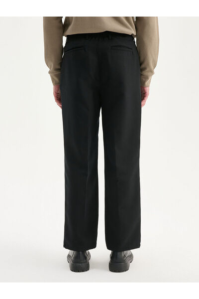LC Waikiki Siyah Rahat Kalıp Erkek Pantolon