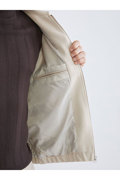 LC Waikiki Peak Yeni Sezon Standart Kalıp Gömlek Yaka Erkek Mont