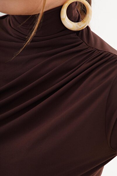 VELZANA Brown Elegant Slim Fit Turtleneck Blouse