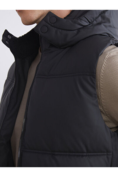 LC Waikiki Peak Yeni Sezon Standart Kalıp Kapüşonlu Erkek Şişme Yelek