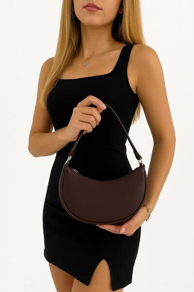 Gloria Berende Brown Zippered Baguette Women's Handbag and Shoulder Bag